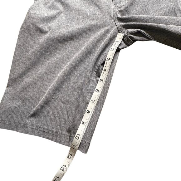 BKE Men's Flat Front Stretch Standard Fit Hybrid Bermuda Shorts Gray Size Large - Picture 6 of 7